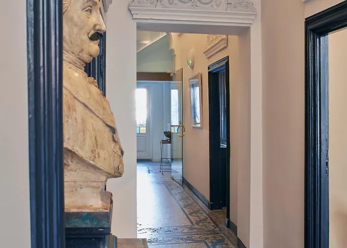 Hotel Les Charmes 3*